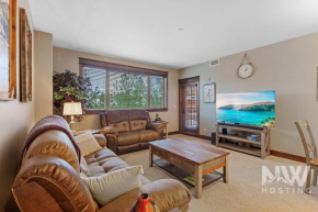Elegant 2BR Condo in Riverstone